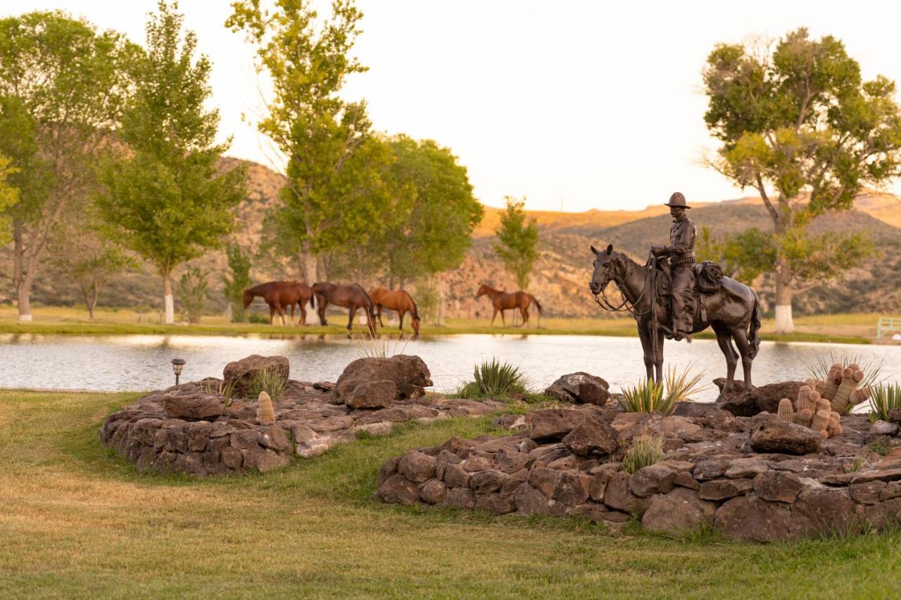 Cibolo Creek Ranch & Resort Marfa Zewnętrze zdjęcie